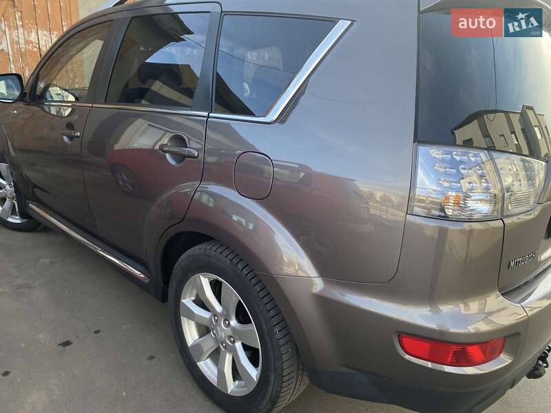 Внедорожник / Кроссовер Mitsubishi Outlander 2010 в Измаиле фото 6 Внедорожник / Кроссовер Mitsubishi Outlander 2010 в Измаиле