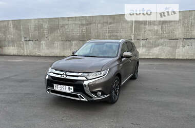 Внедорожник / Кроссовер Mitsubishi Outlander 2015 в Львове