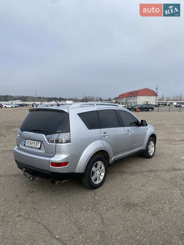 Внедорожник / Кроссовер Mitsubishi Outlander 2007 в Киеве