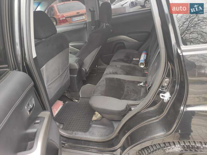 Позашляховик / Кросовер Mitsubishi Outlander 2010 в Одесі