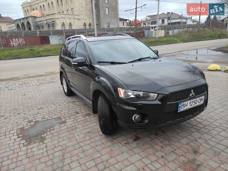 Позашляховик / Кросовер Mitsubishi Outlander 2010 в Одесі