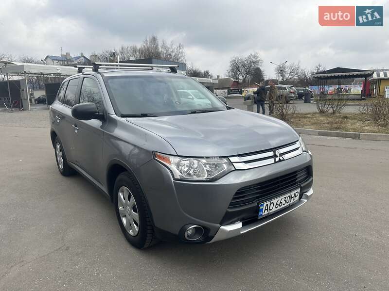 Внедорожник / Кроссовер Mitsubishi Outlander 2014 в Полтаве