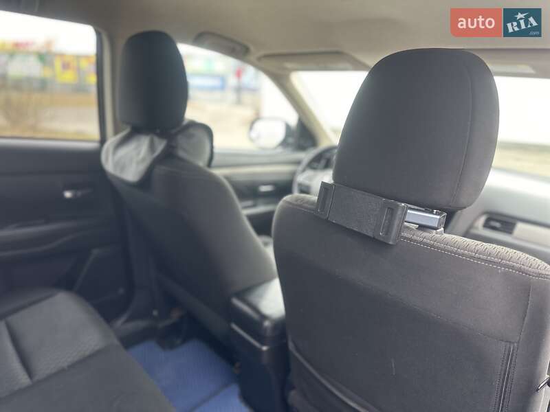 Внедорожник / Кроссовер Mitsubishi Outlander 2014 в Полтаве