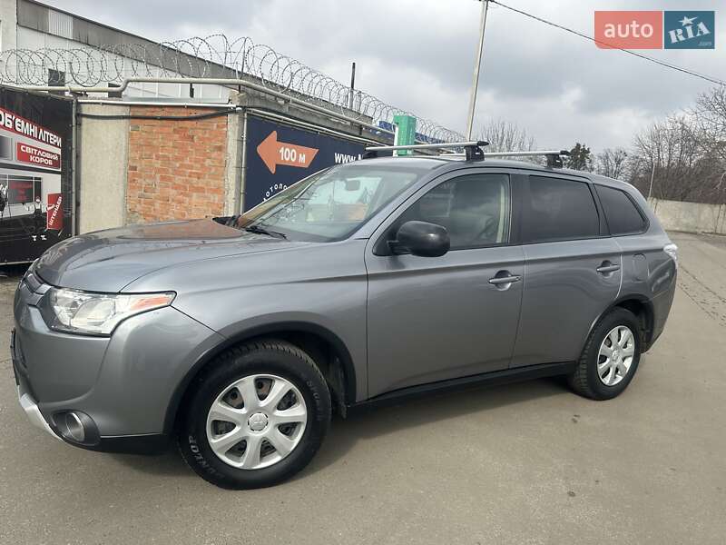 Внедорожник / Кроссовер Mitsubishi Outlander 2014 в Полтаве
