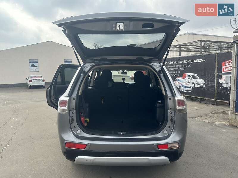Внедорожник / Кроссовер Mitsubishi Outlander 2014 в Полтаве