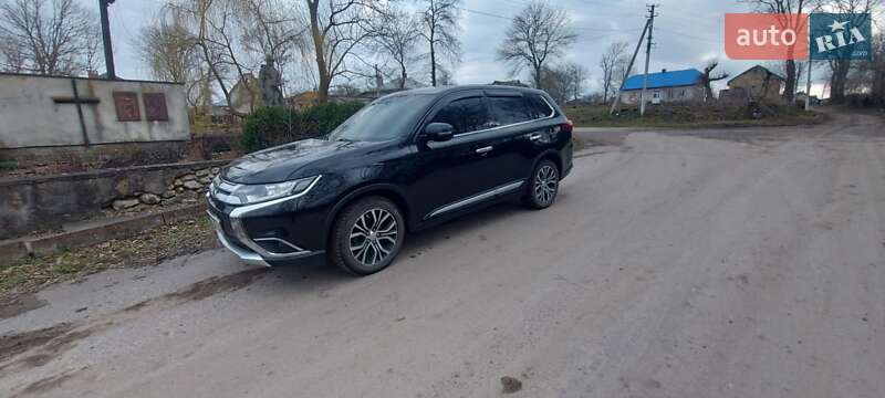 Mitsubishi Outlander 2015