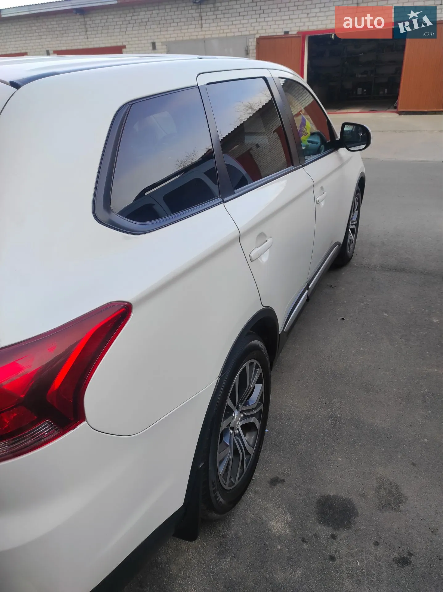 2017 Mitsubishi Outlander - мініатюра 2