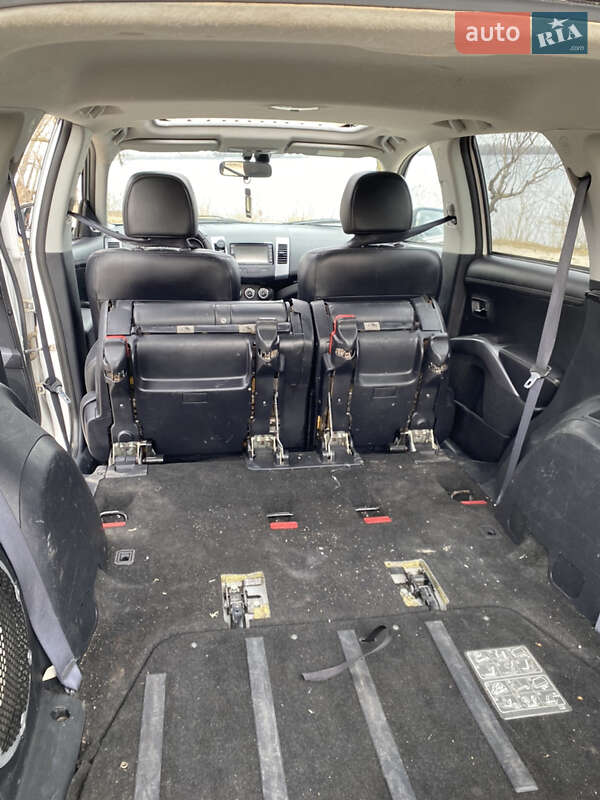 Позашляховик / Кросовер Mitsubishi Outlander 2011 в Каневі