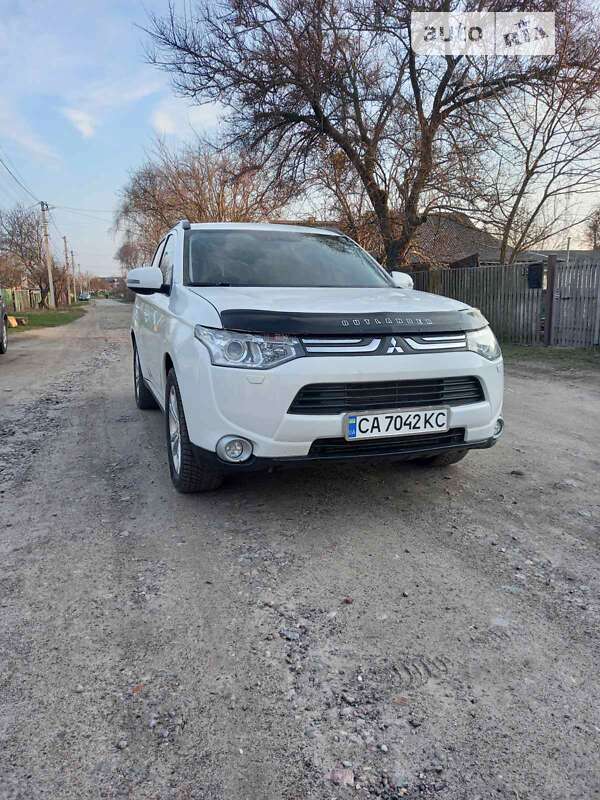 Позашляховик / Кросовер Mitsubishi Outlander 2012 в Кам'янці