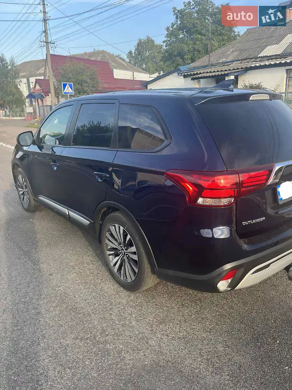 Mitsubishi Outlander