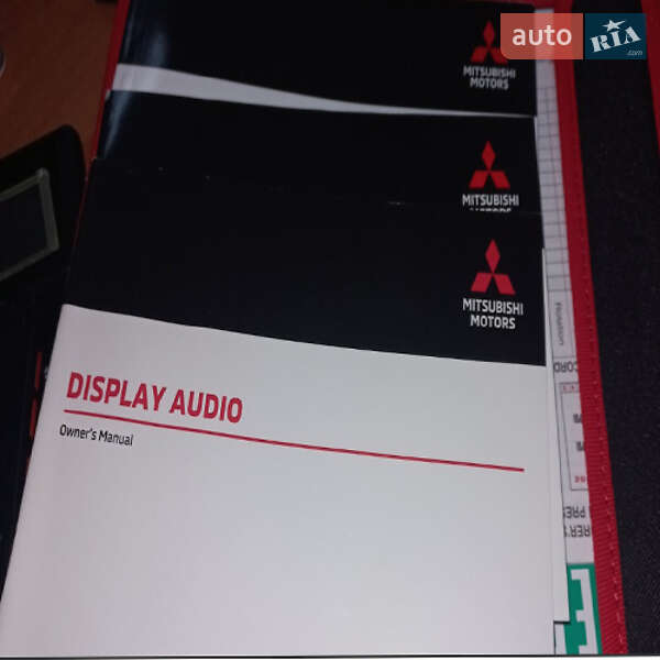 Позашляховик / Кросовер Mitsubishi Outlander 2019 в Києві