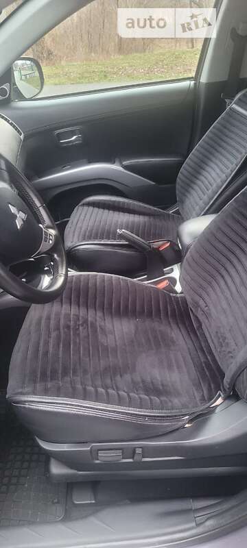 Позашляховик / Кросовер Mitsubishi Outlander 2010 в Харкові