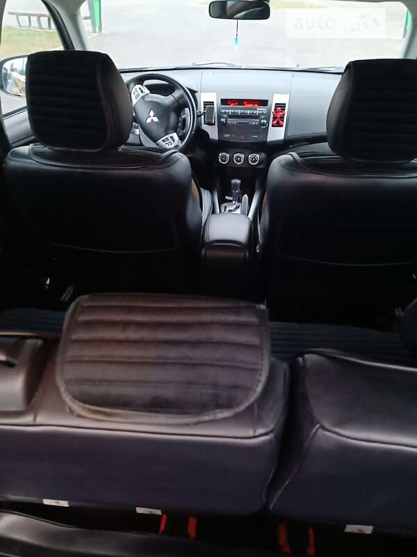 Позашляховик / Кросовер Mitsubishi Outlander 2010 в Харкові