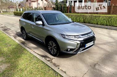 Внедорожник / Кроссовер Mitsubishi Outlander 2018 в Киеве