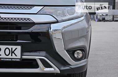 Позашляховик / Кросовер Mitsubishi Outlander 2021 в Дніпрі