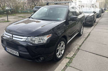 Позашляховик / Кросовер Mitsubishi Outlander 2013 в Києві