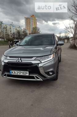 Позашляховик / Кросовер Mitsubishi Outlander 2019 в Києві