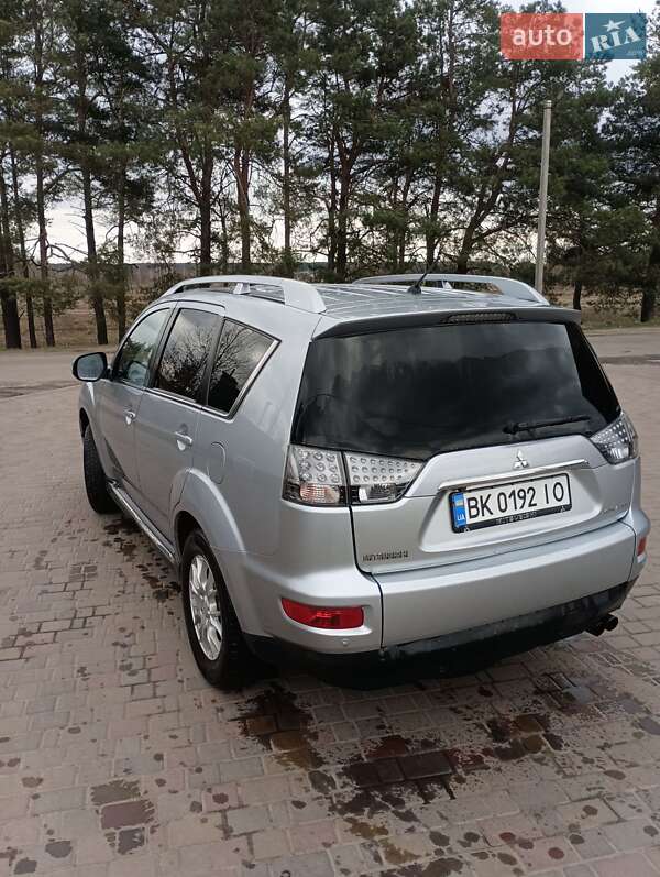 Внедорожник / Кроссовер Mitsubishi Outlander 2010 в Владимирце