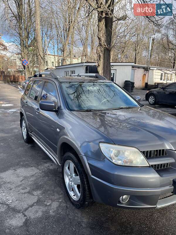 Внедорожник / Кроссовер Mitsubishi Outlander 2006 в Харькове фото 3 Внедорожник / Кроссовер Mitsubishi Outlander 2006 в Харькове