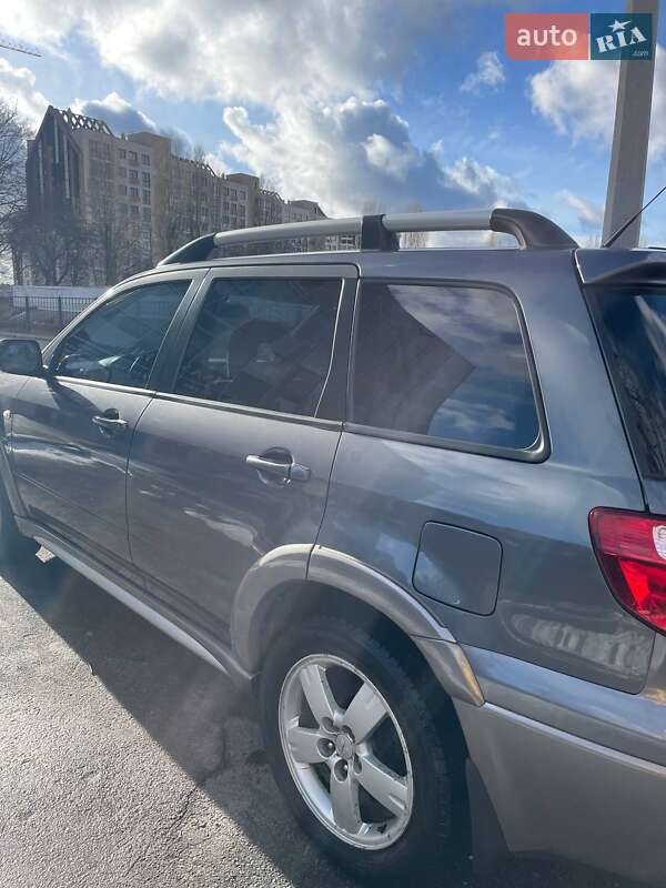 Внедорожник / Кроссовер Mitsubishi Outlander 2006 в Харькове фото 5 Внедорожник / Кроссовер Mitsubishi Outlander 2006 в Харькове
