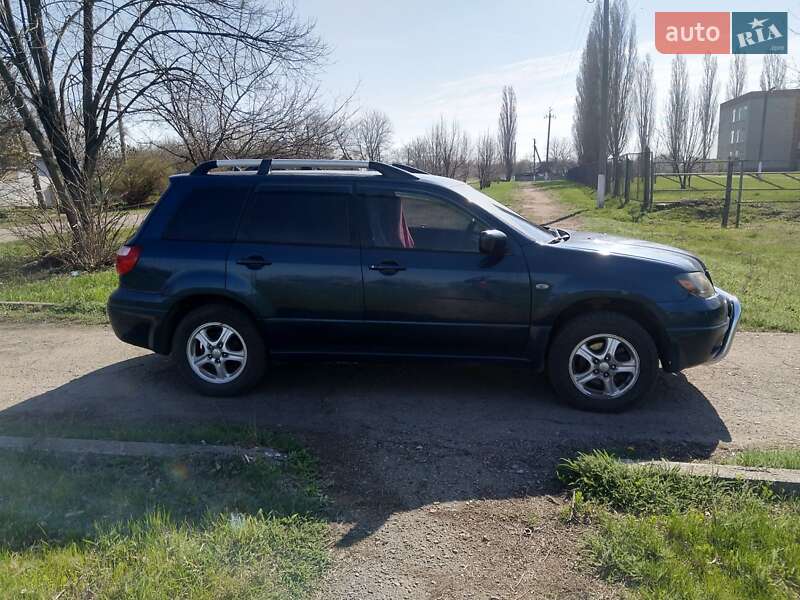 Позашляховик / Кросовер Mitsubishi Outlander 2003 в Сахновщині