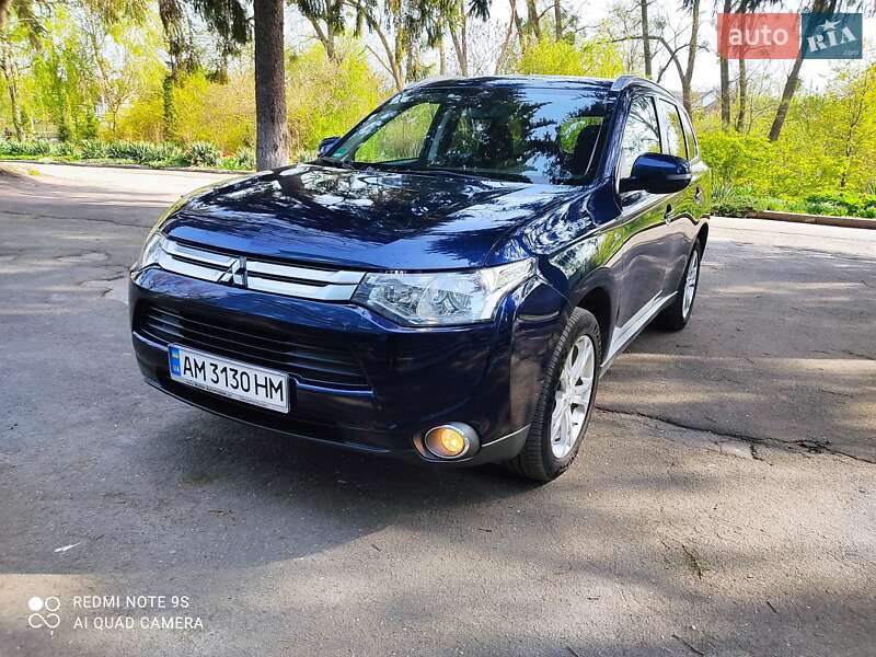Mitsubishi Outlander 2014