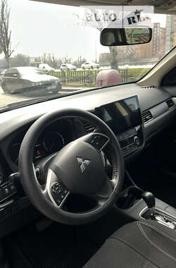Позашляховик / Кросовер Mitsubishi Outlander 2013 в Дніпрі