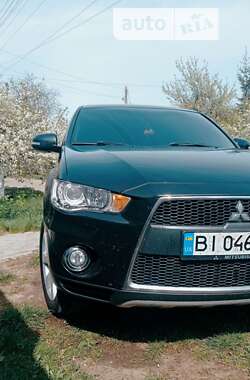 Внедорожник / Кроссовер Mitsubishi Outlander 2012 в Миргороде