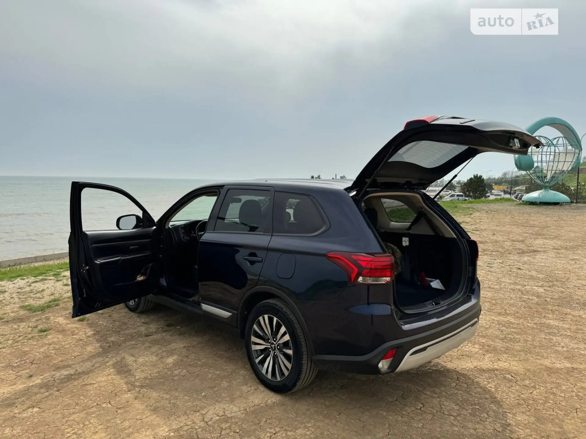 2019 Mitsubishi Outlander - мініатюра 10