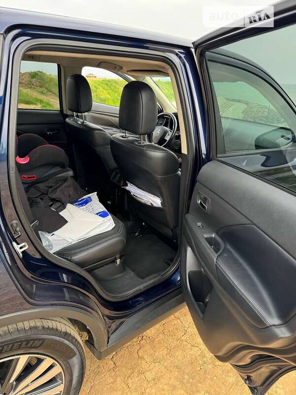 Внедорожник / Кроссовер Mitsubishi Outlander 2019 в Одессе