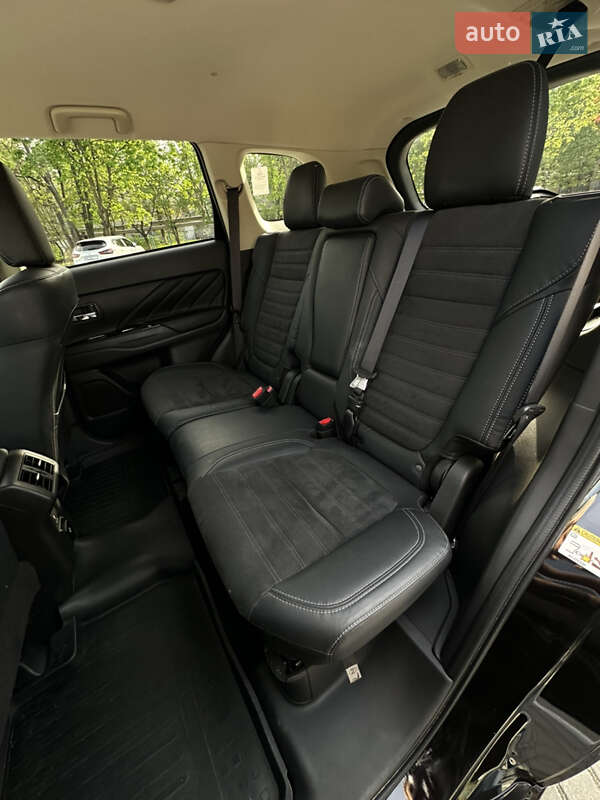 Внедорожник / Кроссовер Mitsubishi Outlander 2021 в Одессе