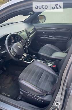 Позашляховик / Кросовер Mitsubishi Outlander 2020 в Чернігові