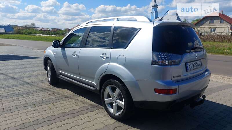 Позашляховик / Кросовер Mitsubishi Outlander 2009 в Іршаві