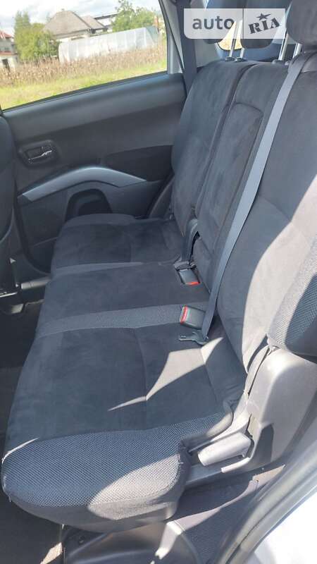 Позашляховик / Кросовер Mitsubishi Outlander 2009 в Іршаві