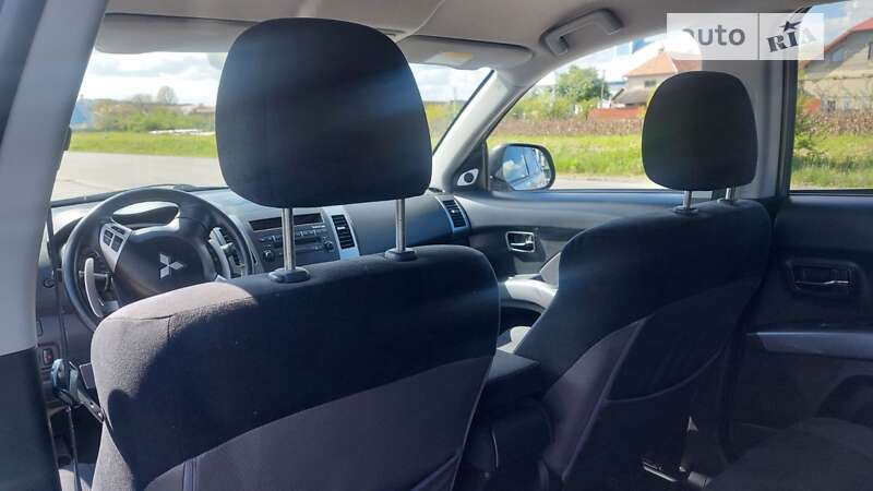 Позашляховик / Кросовер Mitsubishi Outlander 2009 в Іршаві