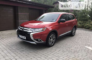 Внедорожник / Кроссовер Mitsubishi Outlander 2016 в Ивано-Франковске