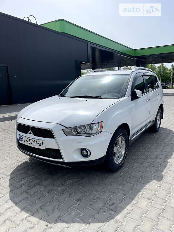 Внедорожник / Кроссовер Mitsubishi Outlander 2010 в Кременчуге