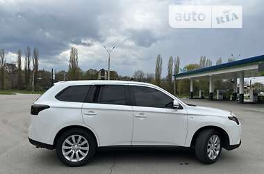 Внедорожник / Кроссовер Mitsubishi Outlander 2013 в Чернигове