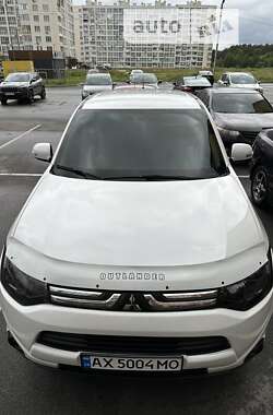 Внедорожник / Кроссовер Mitsubishi Outlander 2013 в Чернигове