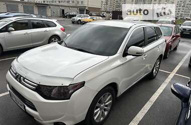 Внедорожник / Кроссовер Mitsubishi Outlander 2013 в Чернигове