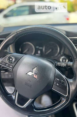Позашляховик / Кросовер Mitsubishi Outlander 2020 в Тернополі