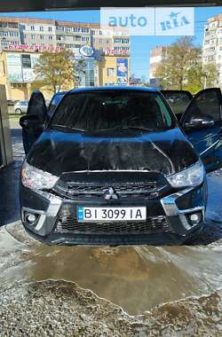 Внедорожник / Кроссовер Mitsubishi Outlander 2016 в Сумах