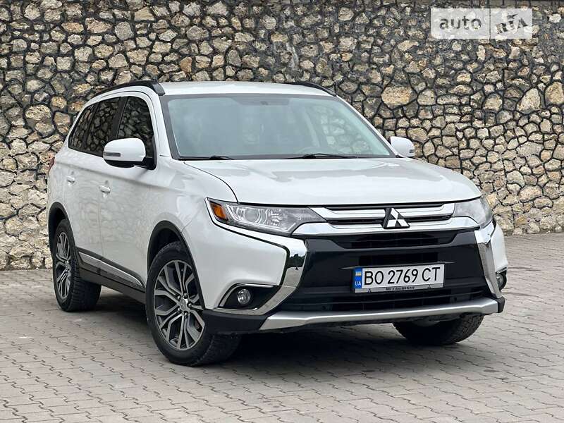 Mitsubishi Outlander 2016