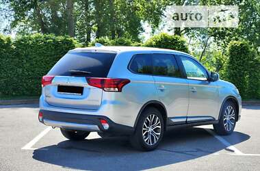 Внедорожник / Кроссовер Mitsubishi Outlander 2018 в Киеве