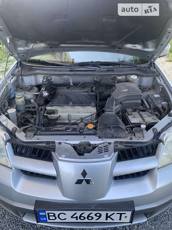 Позашляховик / Кросовер Mitsubishi Outlander 2006 в Львові