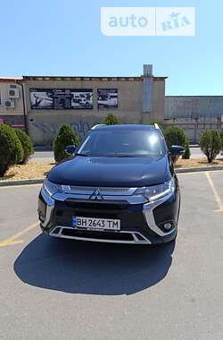 Позашляховик / Кросовер Mitsubishi Outlander 2018 в Одесі