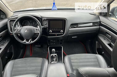 Позашляховик / Кросовер Mitsubishi Outlander 2021 в Кривому Розі
