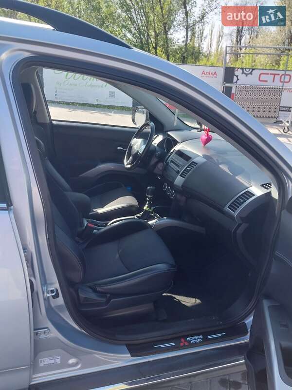 Внедорожник / Кроссовер Mitsubishi Outlander 2011 в Каменец-Подольском