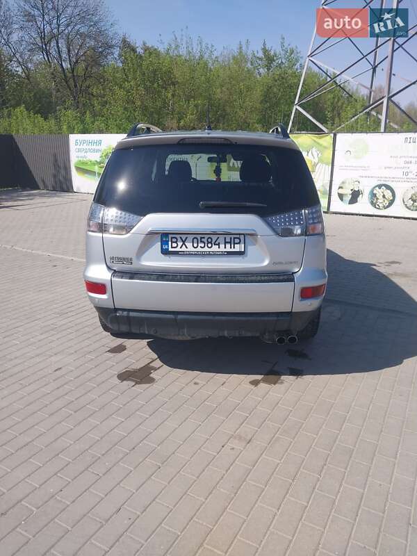 Внедорожник / Кроссовер Mitsubishi Outlander 2011 в Каменец-Подольском