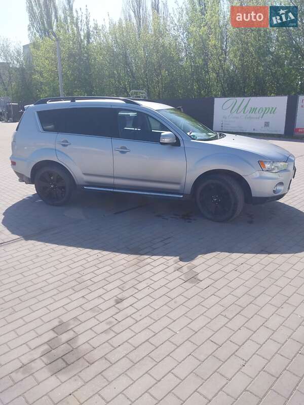Внедорожник / Кроссовер Mitsubishi Outlander 2011 в Каменец-Подольском